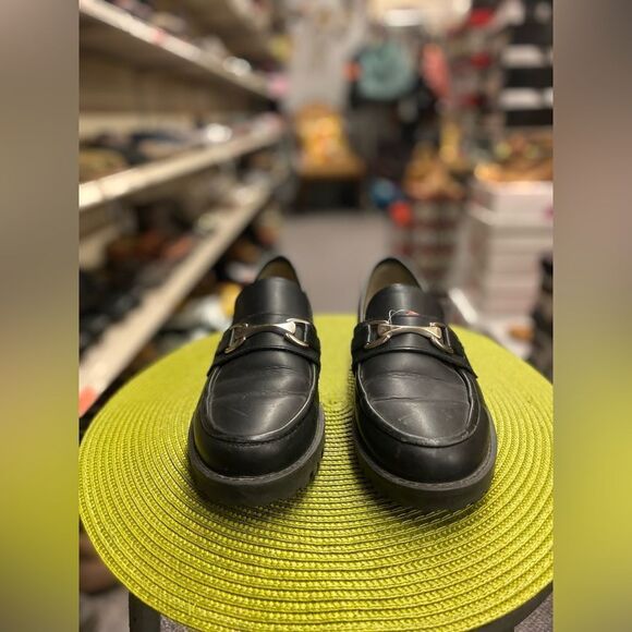 Reaction Sz. 8 BlackLeather Loafer Shoes - Picture 2 of 7